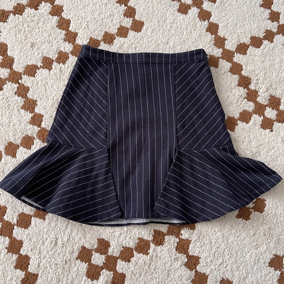 Banana Republic Flounce Hem Skirt - Picture 7 of 10